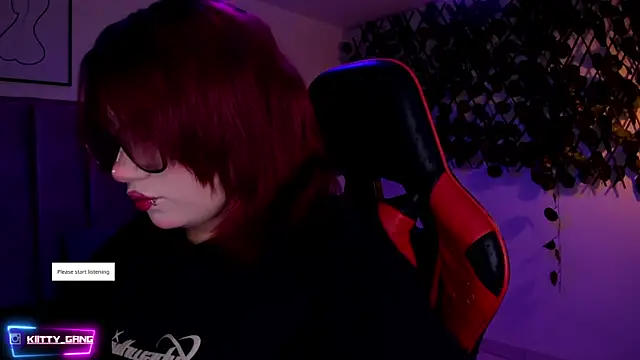 Snapshot of Kitty_Gang chatting on 11/19/25, 01:49 Kitty Gang online show from 11/19/25, 01:49