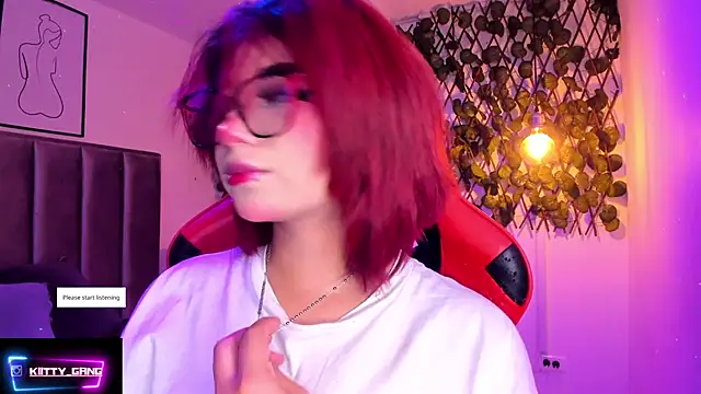 Snapshot of Kitty_Gang chatting on 11/26/25, 02:12 Kitty Gang online show from 11/26/25, 02:12