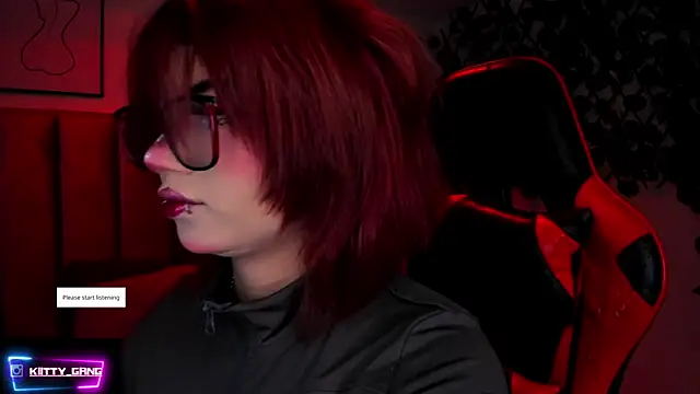 Snapshot of Kitty_Gang chatting on 11/27/25, 02:02 Kitty Gang online show from 11/27/25, 02:02