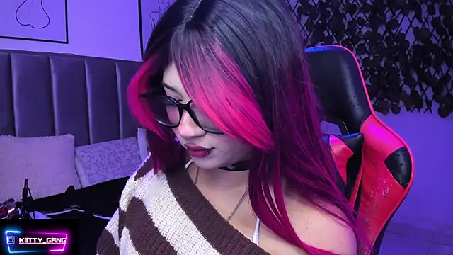 Snapshot of Kitty_Gang chatting on 02/17/26, 01:46 Kitty Gang online show from 02/17/26, 01:46