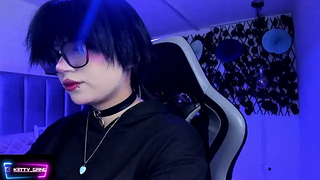 Kitty Gang online show from 03/12/26, 02:18