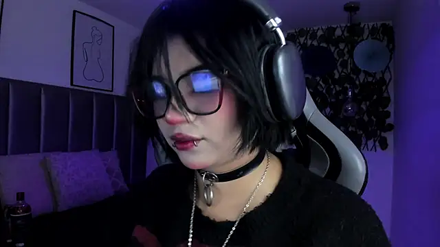 Snapshot of Kitty_Gang chatting on 07/02/26, 01:05 Kitty Gang online show from 07/02/26, 01:05