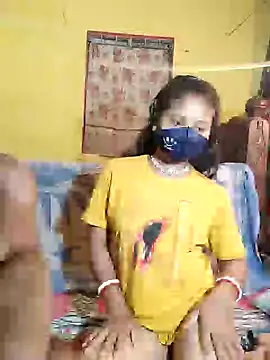 Snapshot of indiancouple09 chatting on 02/03/25, 12:04 indiancouple09 online show from 02/03/25, 12:04