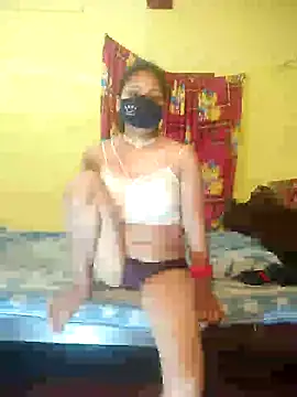 Snapshot of indiancouple09 chatting on 02/20/25, 11:43 indiancouple09 online show from 02/20/25, 11:43