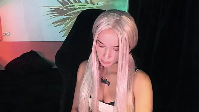 Snapshot of MilaAsh chatting on 06/22/26, 05:15 MilaAsh online show from 06/22/26, 05:15