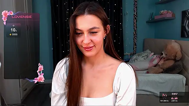 Snapshot of Doll_Jasmine_ chatting on 10/28/25, 09:17 Doll Jasmine online show from 10/28/25, 09:17