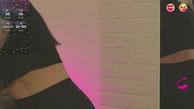 Snapshot of Ariel__Blossom chatting on 03/10/25, 06:59 Ariel Blossom online show from 03/10/25, 06:59