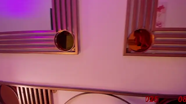 Snapshot of Doll_Isaa chatting on 01/08/25, 12:47 Doll Isaa online show from 01/08/25, 12:47