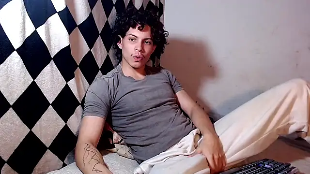 lax777  online show from 04/02/26, 03:04