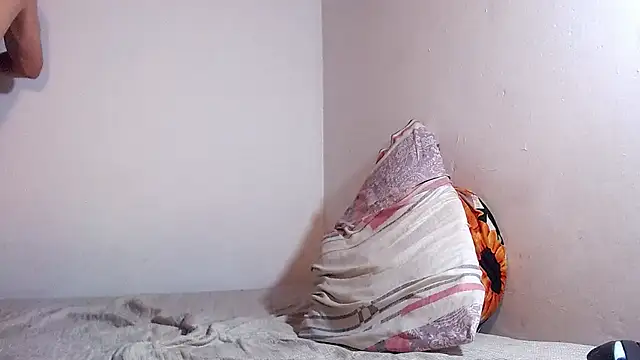 lax777  online show from 04/16/26, 04:57