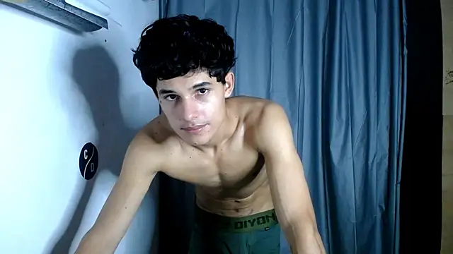 Snapshot of freddy_romas chatting on 02/13/25, 03:39 freddy romas online show from 02/13/25, 03:39