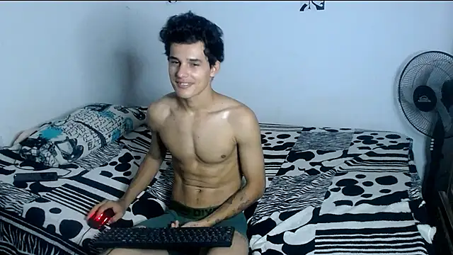 Snapshot of freddy_romas chatting on 02/28/25, 01:26 freddy romas online show from 02/28/25, 01:26
