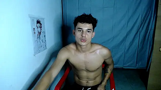 Snapshot of freddy_romas chatting on 03/18/25, 01:10 freddy romas online show from 03/18/25, 01:10