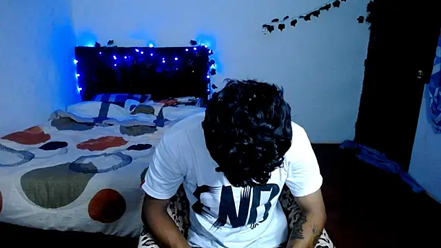 Snapshot of freddy_romas chatting on 09/16/25, 02:45 freddy romas online show from 09/16/25, 02:45