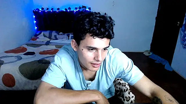 Snapshot of freddy_romas chatting on 09/20/25, 12:00 freddy romas online show from 09/20/25, 12:00