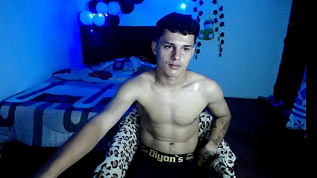 Snapshot of freddy_romas chatting on 10/23/25, 01:05 freddy romas online show from 10/23/25, 01:05