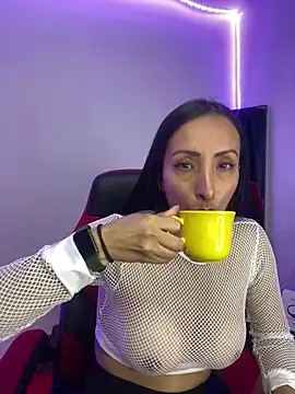 yaralyminjo2 online show from 03/04/25, 02:10
