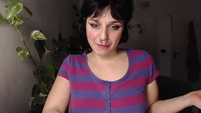 Snapshot of kinkyspirali chatting on 12/05/25, 12:41 kinkyspirali online show from 12/05/25, 12:41