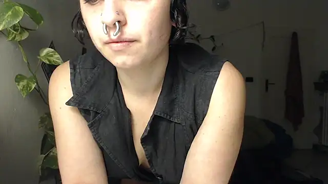 Snapshot of kinkyspirali chatting on 12/13/25, 08:58 kinkyspirali online show from 12/13/25, 08:58