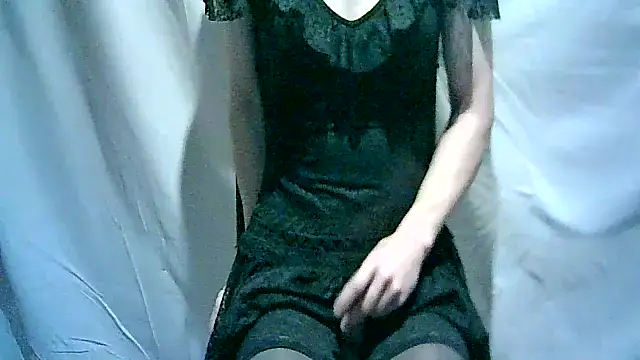 Snapshot of -your-bitch chatting on 12/28/24, 04:08 -your-bitch online show from 12/28/24, 04:08