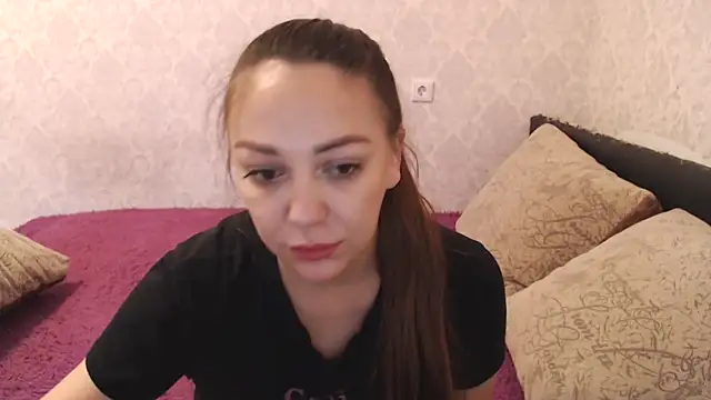 Snapshot of Stefania_Star_ chatting on 10/08/25, 01:03 Stefania Star online show from 10/08/25, 01:03