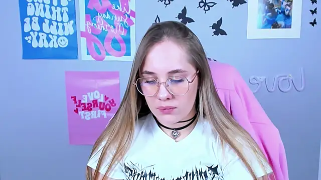 Snapshot of MiaMilas chatting on 01/29/25, 11:51 MiaMilas online show from 01/29/25, 11:51