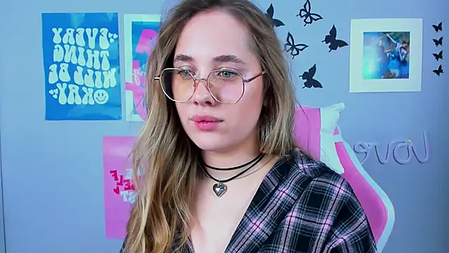 Snapshot of MiaMilas chatting on 02/04/25, 08:46 MiaMilas online show from 02/04/25, 08:46