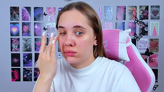 Snapshot of MiaMilas chatting on 02/07/25, 05:10 MiaMilas online show from 02/07/25, 05:10