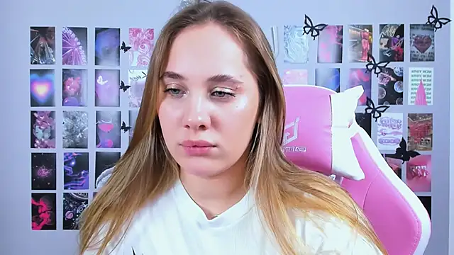 Snapshot of MiaMilas chatting on 02/12/25, 07:55 MiaMilas online show from 02/12/25, 07:55