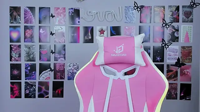 Snapshot of MiaMilas chatting on 02/19/25, 10:56 MiaMilas online show from 02/19/25, 10:56