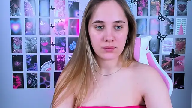 Snapshot of MiaMilas chatting on 03/03/25, 05:31 MiaMilas online show from 03/03/25, 05:31