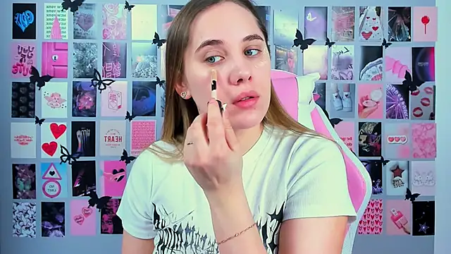 Snapshot of MiaMilas chatting on 03/20/25, 05:02 MiaMilas online show from 03/20/25, 05:02