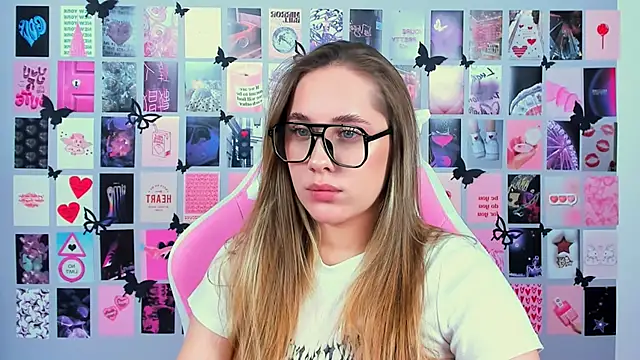 Snapshot of MiaMilas chatting on 03/20/25, 08:09 MiaMilas online show from 03/20/25, 08:09