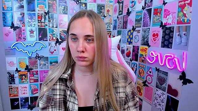 Snapshot of MiaMilas chatting on 09/09/25, 04:28 MiaMilas online show from 09/09/25, 04:28