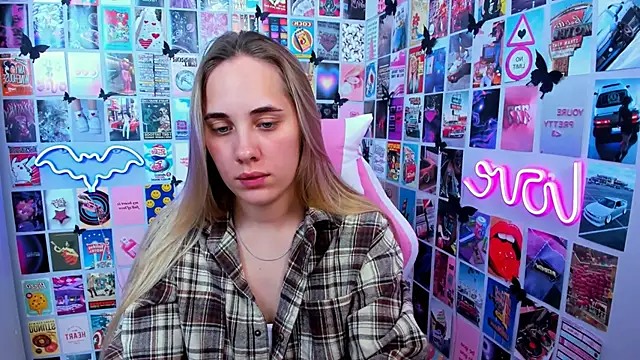 Snapshot of MiaMilas chatting on 10/03/25, 05:54 MiaMilas online show from 10/03/25, 05:54