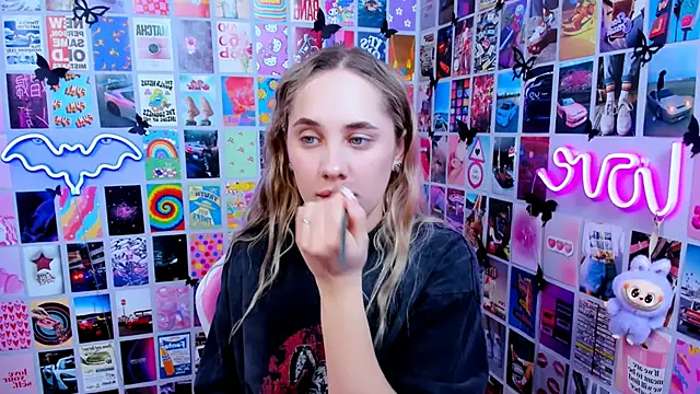 MiaMilas online show from 02/26/26, 01:54