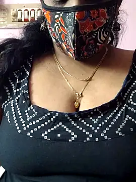 mallu-sumi online show from 09/27/25, 03:33