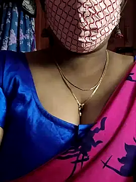 mallu-sumi online show from 09/30/25, 03:55