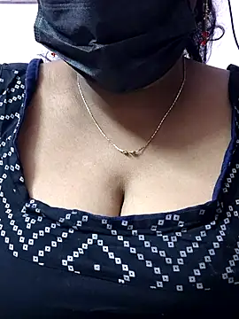 mallu-sumi online show from 11/09/25, 07:12