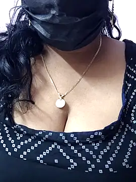 mallu-sumi online show from 02/19/26, 12:23