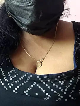 mallu-sumi online show from 04/07/26, 09:21