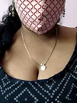 mallu-sumi online show from 05/26/26, 08:43