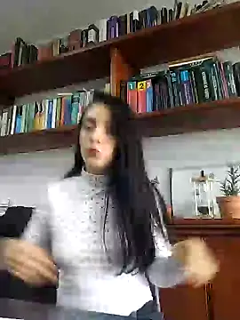 Snapshot of amellie_ros chatting on 12/21/24, 05:07 amellie ros online show from 12/21/24, 05:07