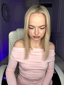 Snapshot of horny_blondiee chatting on 01/08/26, 12:51 horny blondiee online show from 01/08/26, 12:51