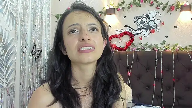 Snapshot of HottCandy21 chatting on 02/20/25, 07:19 HottCandy21 online show from 02/20/25, 07:19