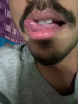 Snapshot of Privateseducer chatting on 12/30/24, 08:04 Privateseducer online show from 12/30/24, 08:04