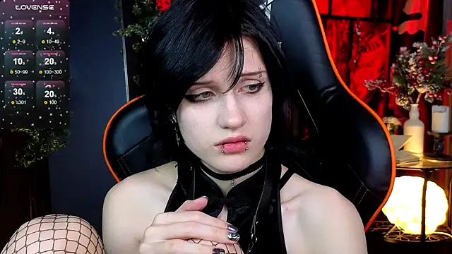 dark vamp  online show from 12/21/24, 04:19