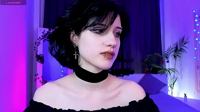 dark vamp  online show from 12/25/24, 09:00