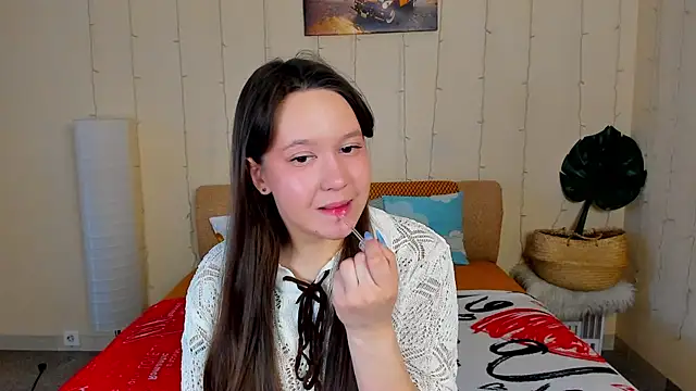 Snapshot of Mira_Karter chatting on 04/15/26, 02:40 Mira Karter online show from 04/15/26, 02:40