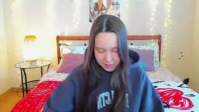 Snapshot of Mira_Karter chatting on 05/13/26, 03:04 Mira Karter online show from 05/13/26, 03:04